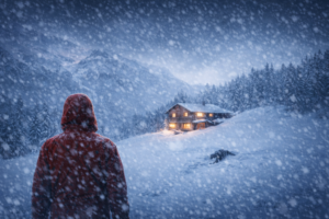 Winterse thriller sfeer met besneeuwd landschap, afgelegen chalet en een persoon in rode jas bij vallende sneeuw