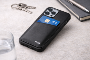 R2B iPhone hoesje met pasjeshouder en pasje aan de achterkant