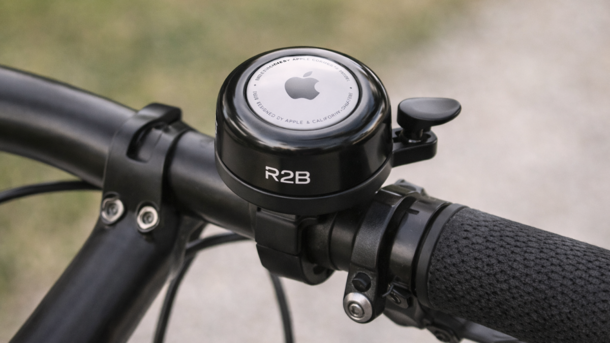 R2B fietsbel met AirTag houder gemonteerd op fietsstuur